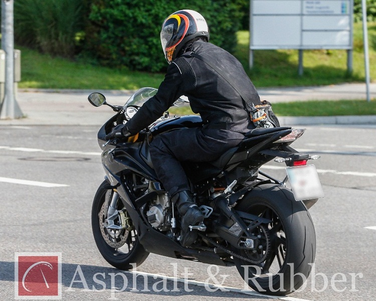 BMW S1000RR 2015 spy shot