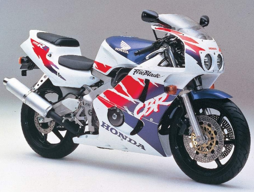 Honda CBR 400 RR 19871994 Opinie motocyklistów