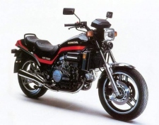 Honda VF750C Magna V45