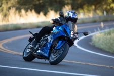 Suzuki zaprezentowało sportowy model GSX-8R: Ubraną w owiewki wersje dobrze przyjętego GSX-8S