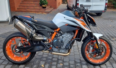 KTM 890 Duke R